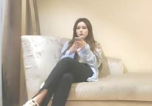 追梦人文轩五一放假壹 屌 代 班 肉 肉 身 材 网 红 脸 纹 身 外 围 妹脱下衣 服摸 摸 奶 子